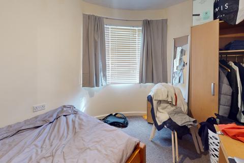 4 bedroom terraced house to rent, Flat 4, 55 Alfreton Road