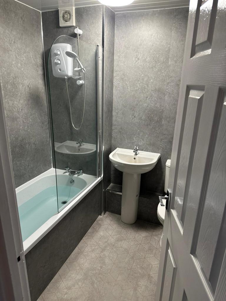 Stanmore Road, Mount Florida, Glasgow, G42 2 bed flat £795 pcm (£183 pw)