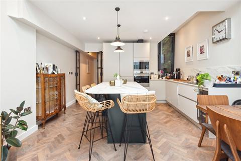 131b Stephendale Road, London, SW6 2PS