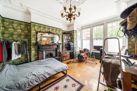 1 Wickham Gardens, London, SE4 1LY