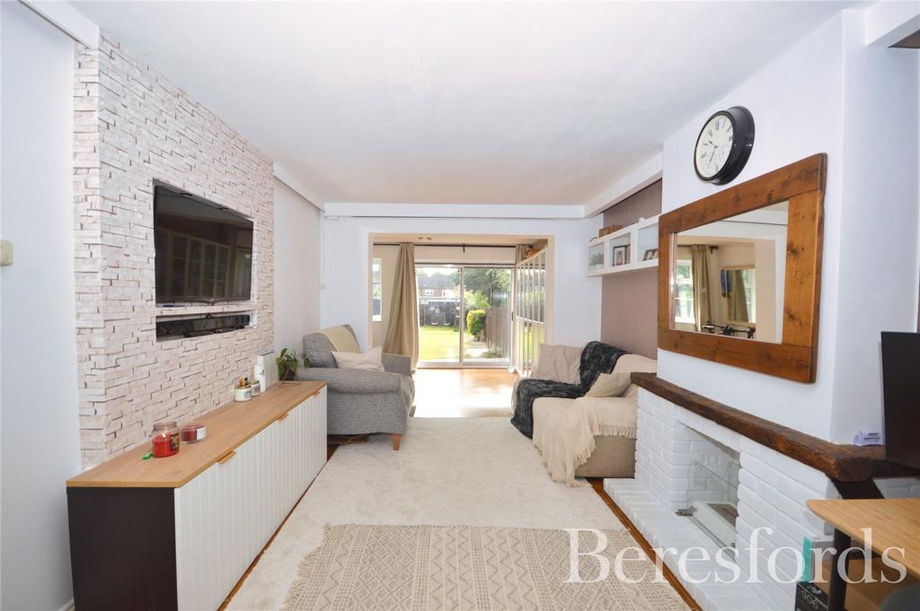 Eastern Avenue East, Romford, RM2 3 bed semidetached house for sale £400,000