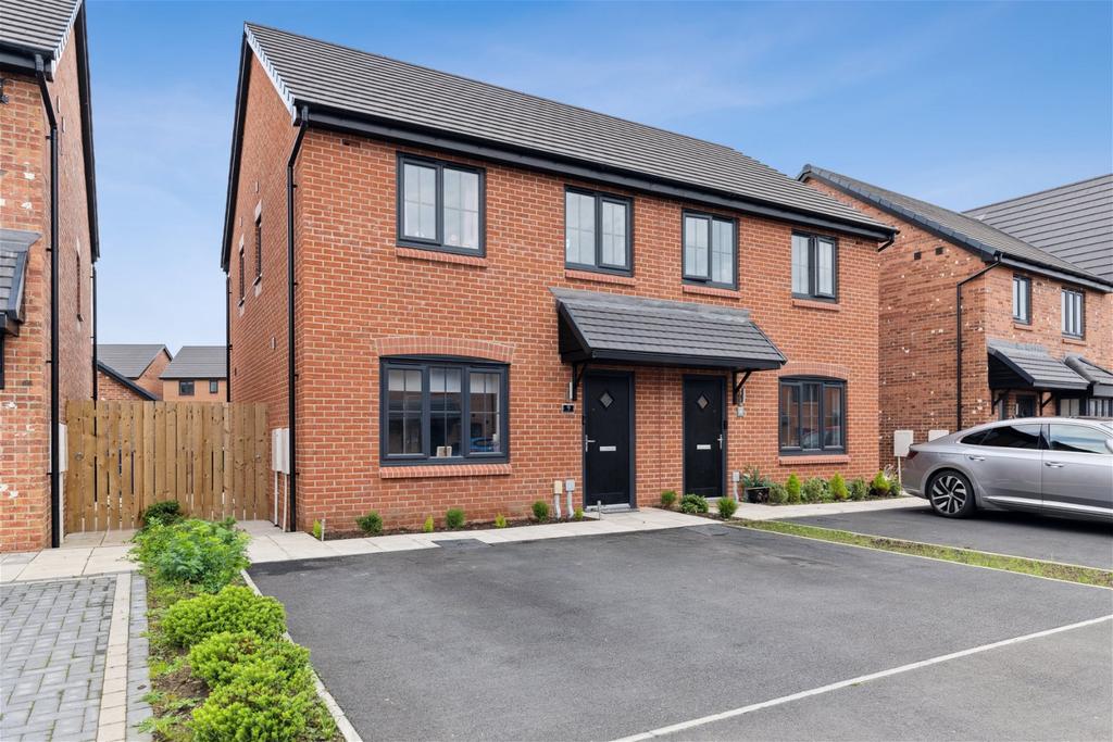 Turnberry Avenue, Blyth 3 bed semidetached house for sale £180,000