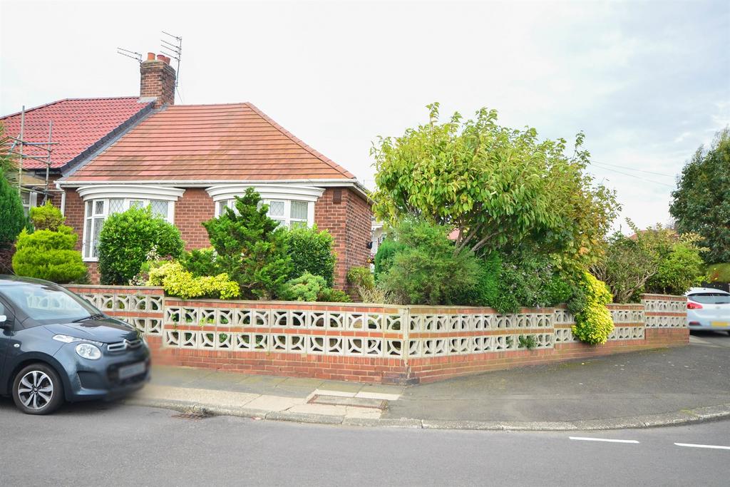 Woodville Crescent, Barnes 2 bed bungalow £184,950