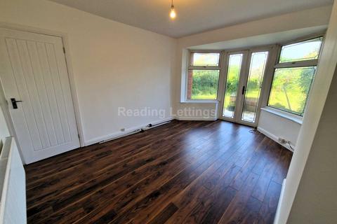 3 bedroom semi-detached house to rent, Culver Lane, Earley