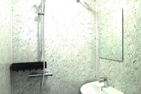 Studio to rent, Hounslow TW3