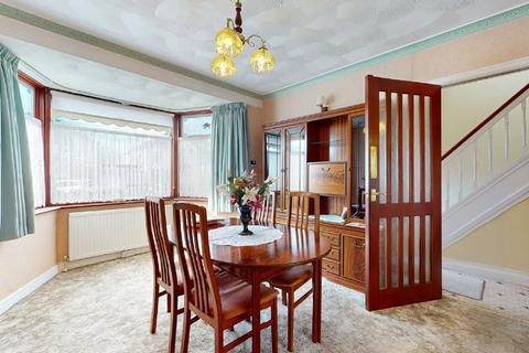 29 Albany Road, Hornchurch, RM12 4AE