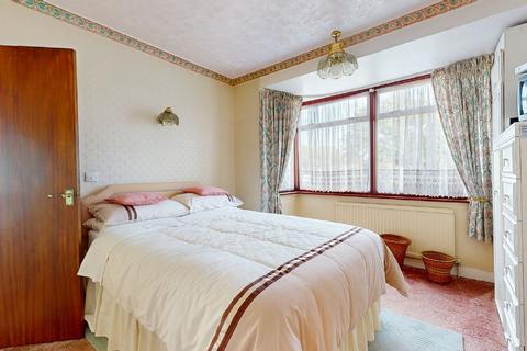 29 Albany Road, Hornchurch, RM12 4AE