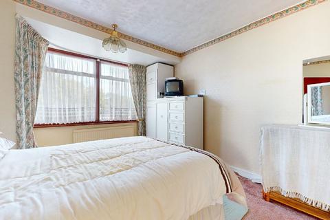 29 Albany Road, Hornchurch, RM12 4AE