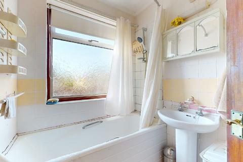 29 Albany Road, Hornchurch, RM12 4AE