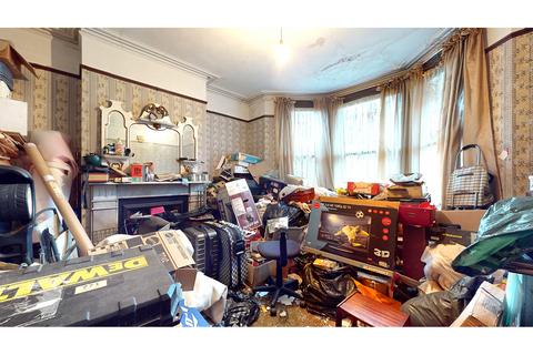 70 Bensham Manor Road, Thornton Heath, CR7 7AB
