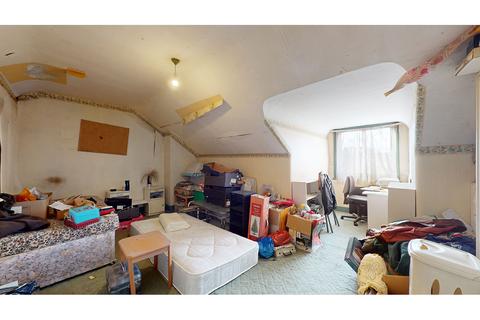 70 Bensham Manor Road, Thornton Heath, CR7 7AB
