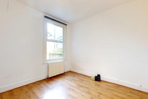 35 Foyle Road, London, N17 0NL