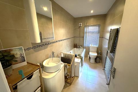 Flat 1, 78 Upper Tollington Park, London, N4 4NB