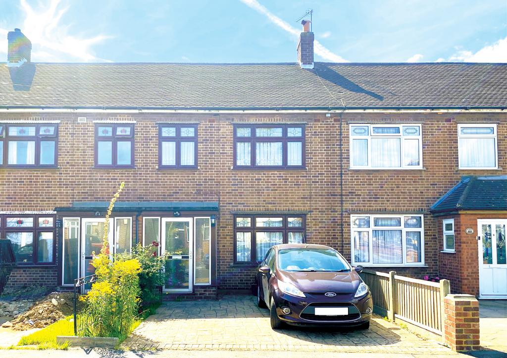 82 Rothbury Avenue, Rainham 3 bed terraced house £225,000