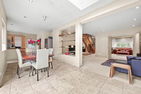 49 Temple Avenue, London, N20 9EL