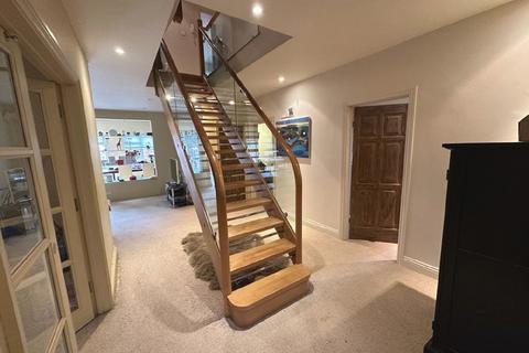49 Temple Avenue, London, N20 9EL
