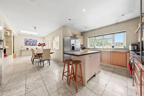 49 Temple Avenue, London, N20 9EL