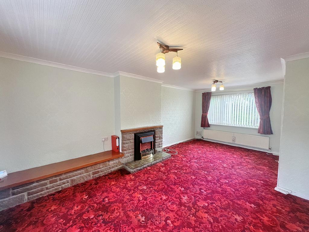 35 Yew Tree Drive, Shirebrook, Mansfield 3 bed semidetached house £