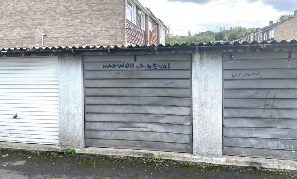 Garage at Robinswood Gardens, Gloucester Garage £1,000