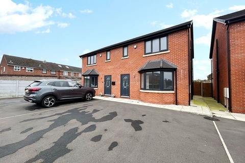 3 bedroom semi-detached bungalow for sale, Knowles Nook, Ashton in Makerfield, Wigan, WN4 9BS