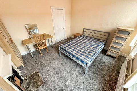 2 bedroom terraced house to rent, Horton Road, Rusholme, Manchester, M14