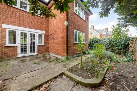 3 bedroom house to rent, Hillsboro Road, East Dulwich, London, SE22