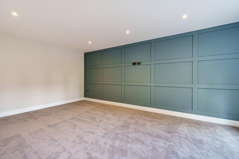 48 Dowlans Road, Bookham, Leatherhead, KT23 4LE