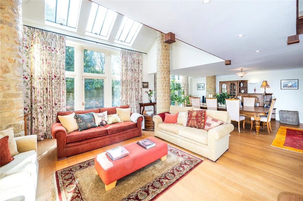 Sitting/Dining Room