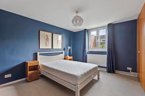 3 bedroom maisonette to rent - Mowatt Close, Upper Holloway