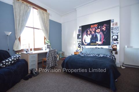 11 bedroom end of terrace house to rent, St Johns Terrace, Hyde Park LS3