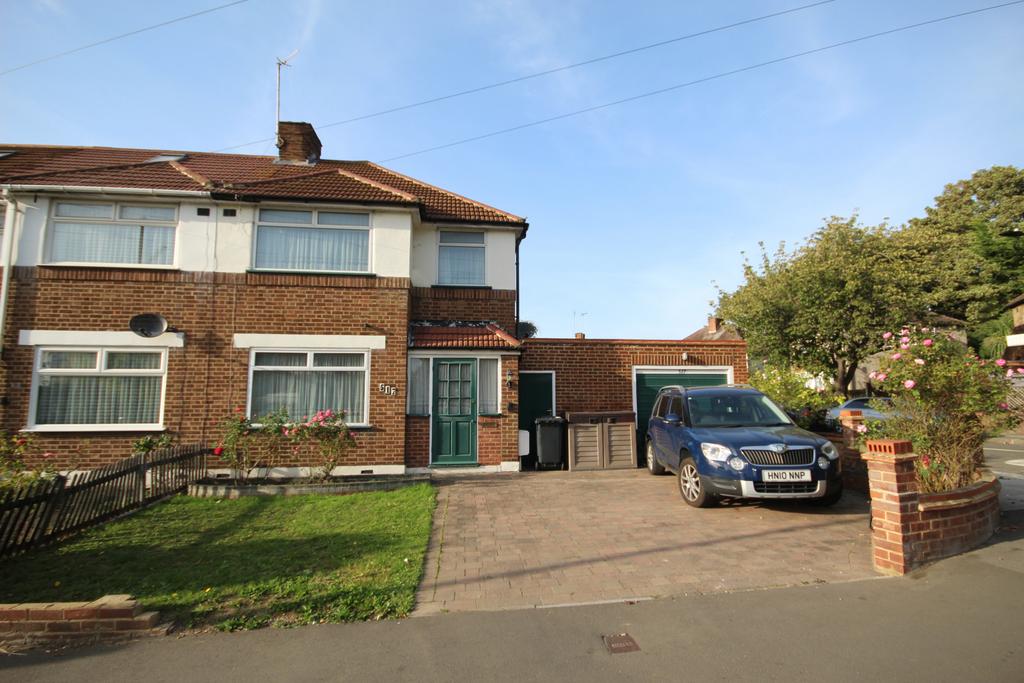 Oldfield Lane North, Greenford, Middlesex UB6 3 bed end of terrace