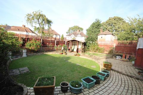 3 bedroom end of terrace house for sale, Oldfield Lane North, Greenford, Middlesex UB6