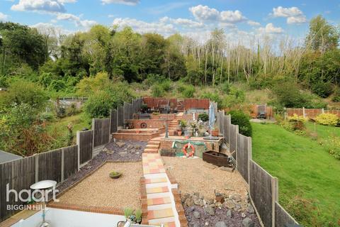 26a Alexandra Road, Biggin Hill, Westerham, TN16 3NZ