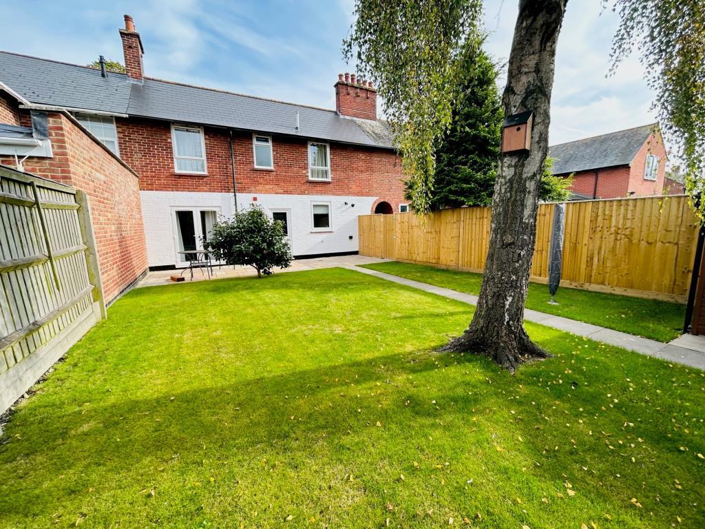 Didcot, Oxfordshire, OX11 3 bed terraced house to rent £1,500 pcm (£