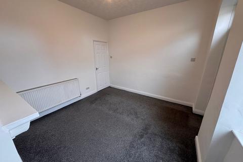 2 bedroom terraced house to rent, Rawmarsh Hill, Parkgate, Rotherham S62 6DW