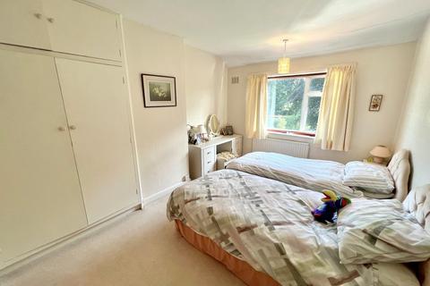 68 Barrington Road, Solihull, B92 8DR