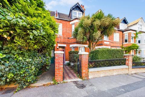 5 Bournemouth Gardens, Folkestone, CT19 5BB