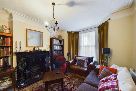 5 Bournemouth Gardens, Folkestone, CT19 5BB