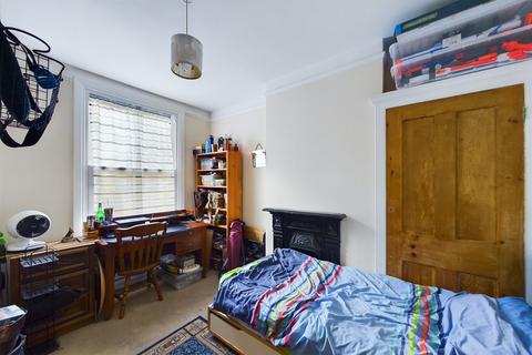 5 Bournemouth Gardens, Folkestone, CT19 5BB