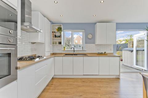 8 Commonwealth Drive, Troon, KA10 7FB