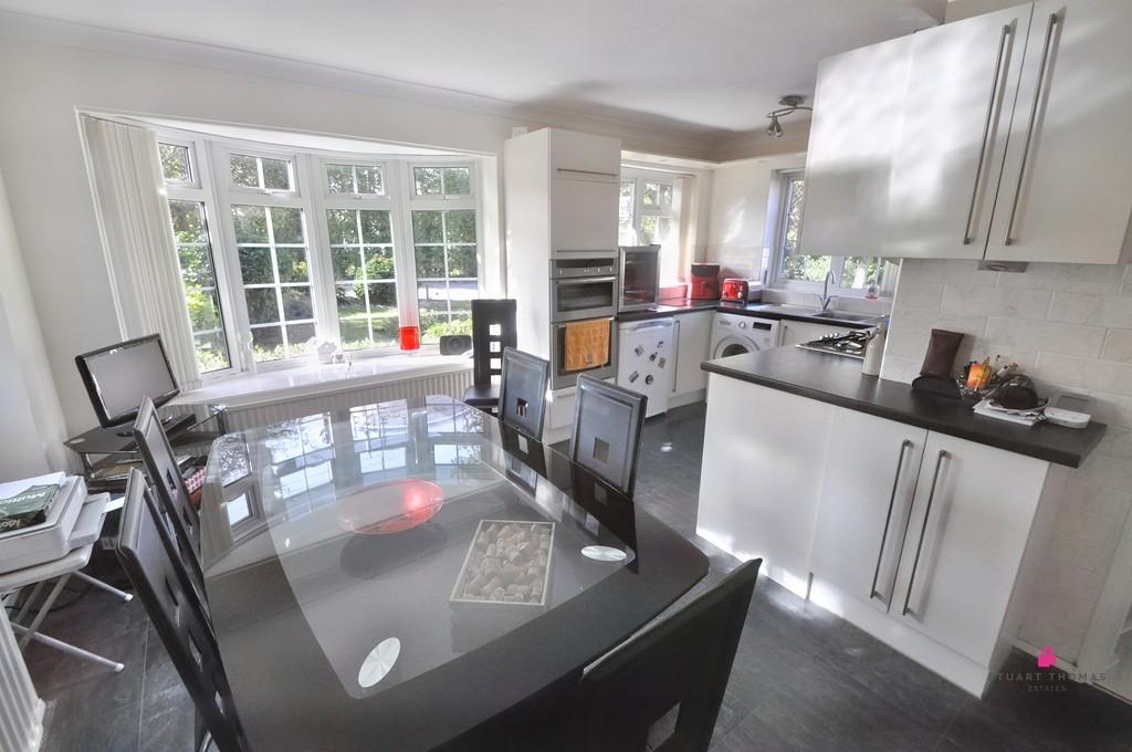 Great Burches Road, Thundersley 3 bed detached house for sale £450,000