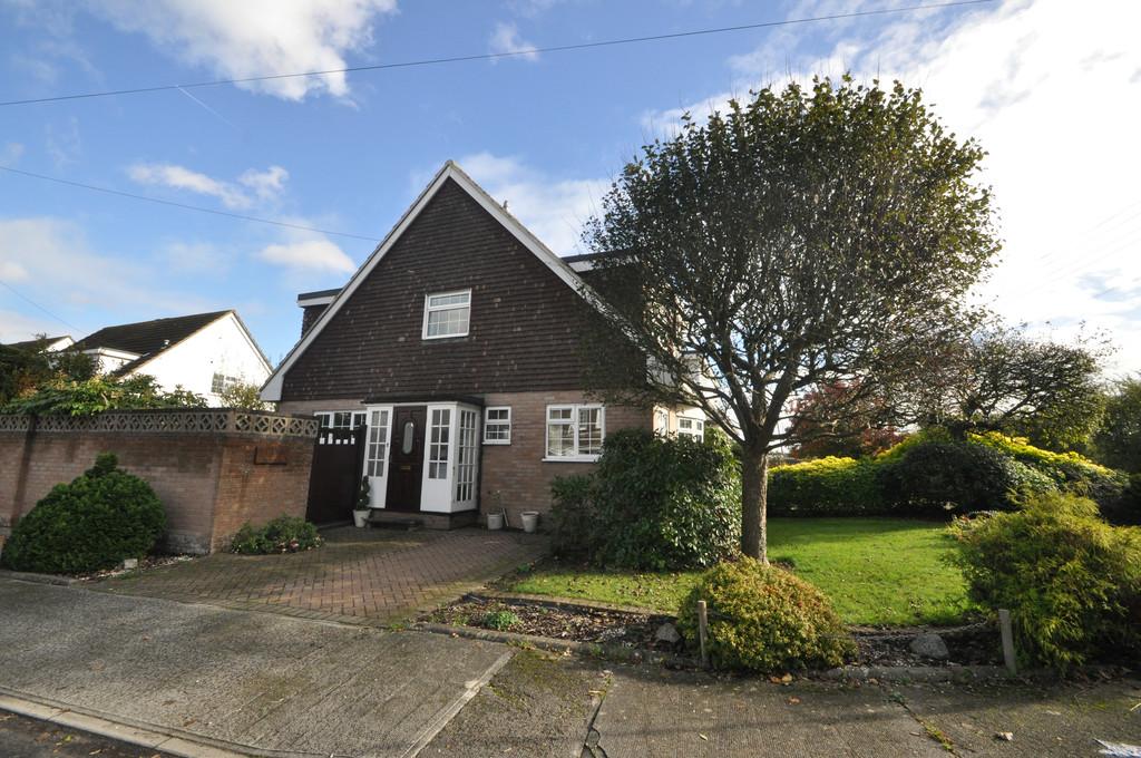 Great Burches Road, Thundersley 3 bed detached house for sale £450,000