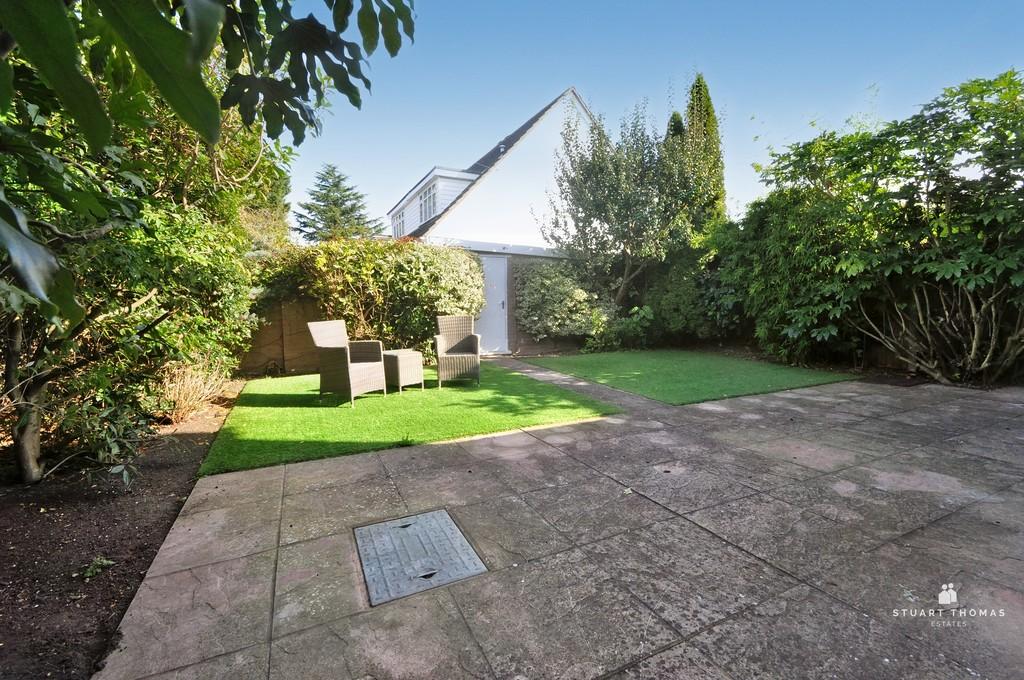 Great Burches Road, Thundersley 3 bed detached house for sale £450,000