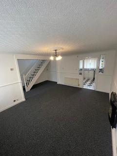 3 bedroom end of terrace house to rent, Lansdowne Close, Bolton