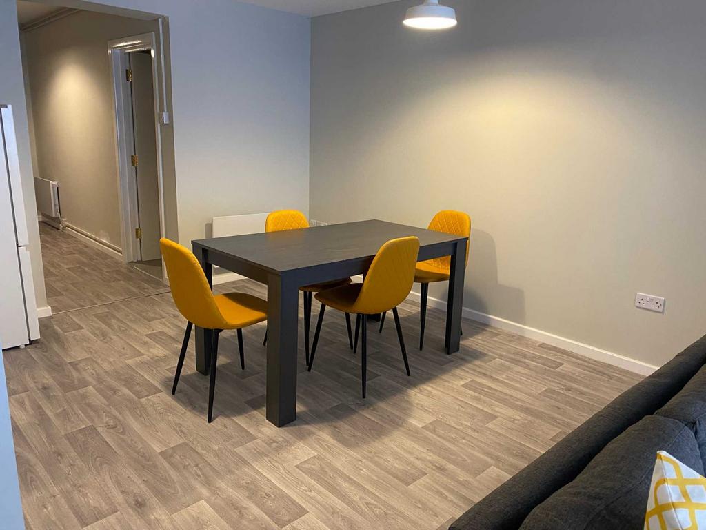 Waterloo Road, Epsom 1 bed in a house share to rent £675 pcm (£156 pw)