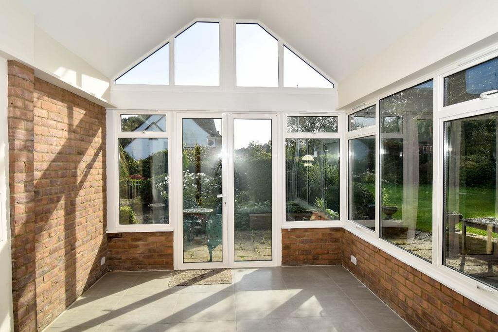 Coombe Bissett, Salisbury SP5 3 bed character property £2,000 pcm (£