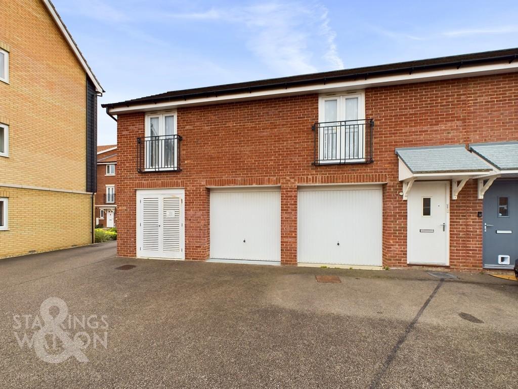 Falcon Crescent, Queens Hill, Norwich 2 bed flat for sale £180,000