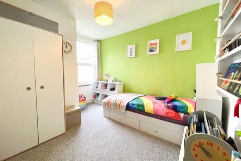 9 Castan Road, Pontyclun, CF72 9EH