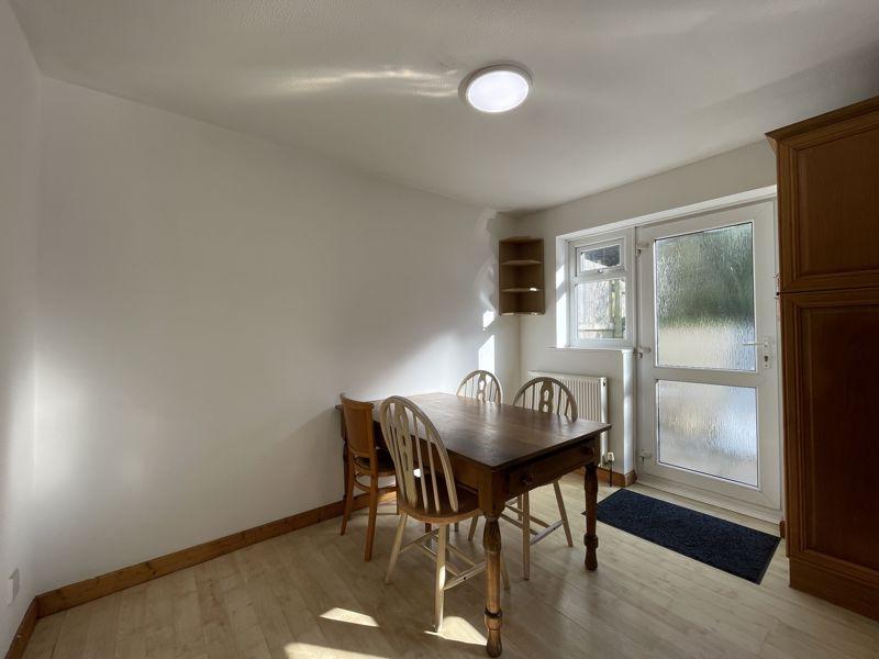Kitchen / Dining...