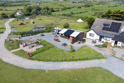 6 bedroom link detached house for sale, Llanrhyddlad, Isle of Anglesey